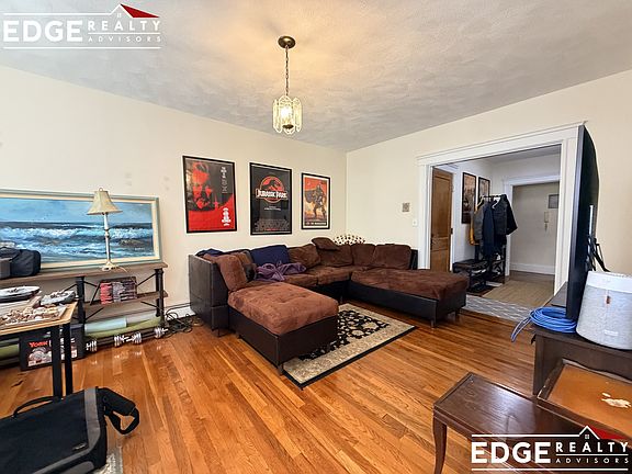 2nd image of 22 Wallingford Rd Unit 3