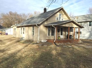 1012 Yuma St, Manhattan, KS 66502
