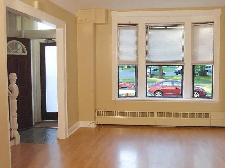 70 Willett St — Photo 10
