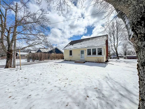 6 Newland Cres, Charlottetown, PE C1A 4H5