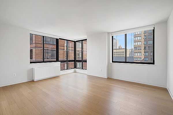 1st image of 1 Columbus Pl APT S9f