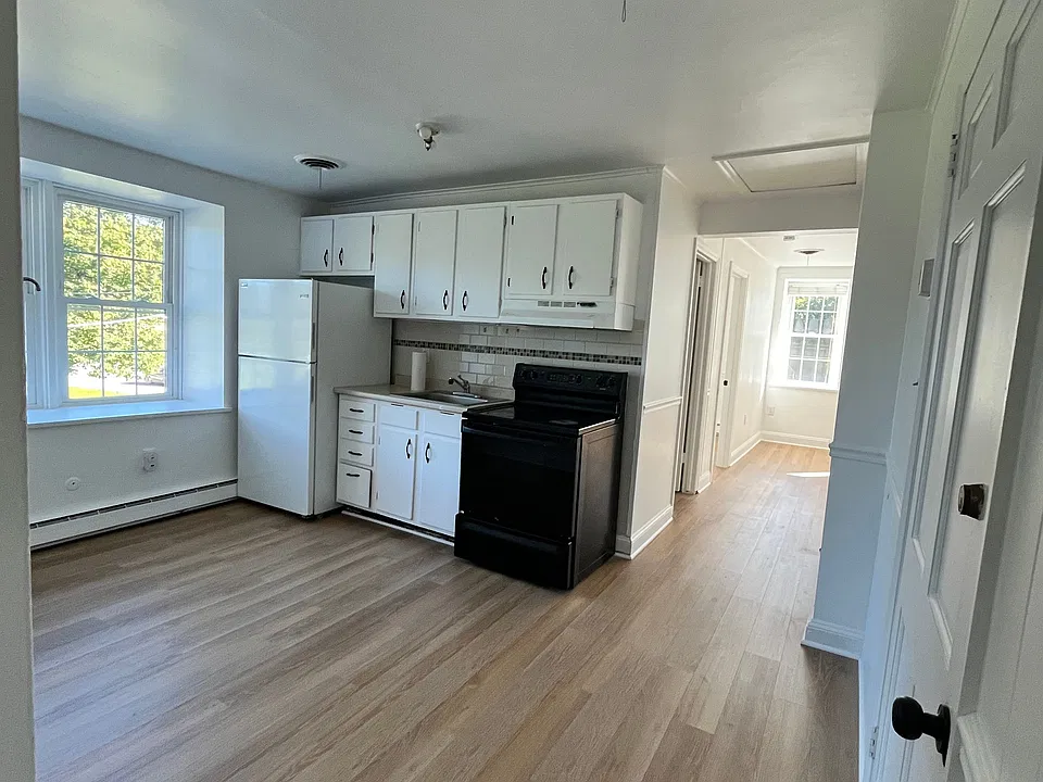 4215 Lincoln Hwy #2