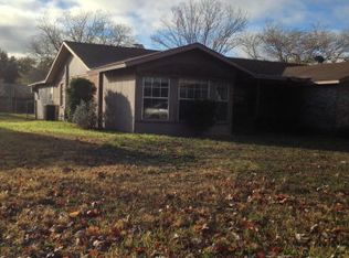 117 S Bluebonnet Dr, Uvalde, TX 78801