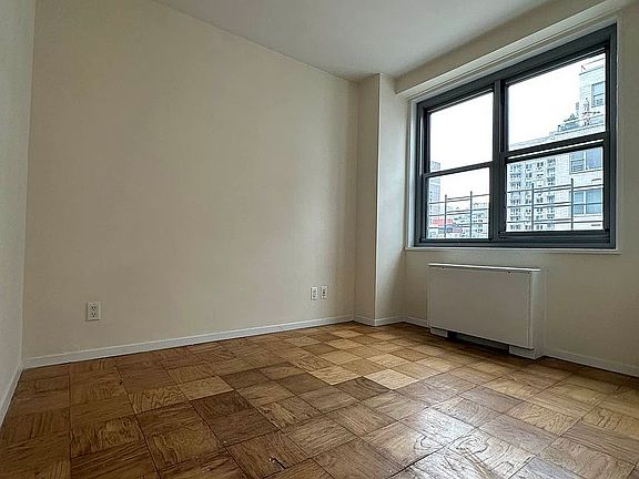 4th image of 250 E 63rd St APT 18G