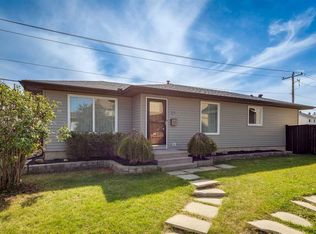 23 N Erin Grove Ct SE, Calgary, AB T2B3A8