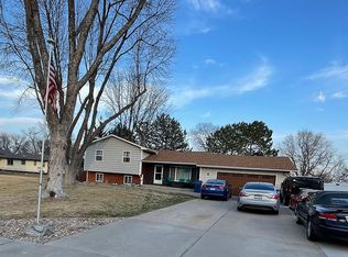 7 Arapahoe Ln, Kearney, NE 68847