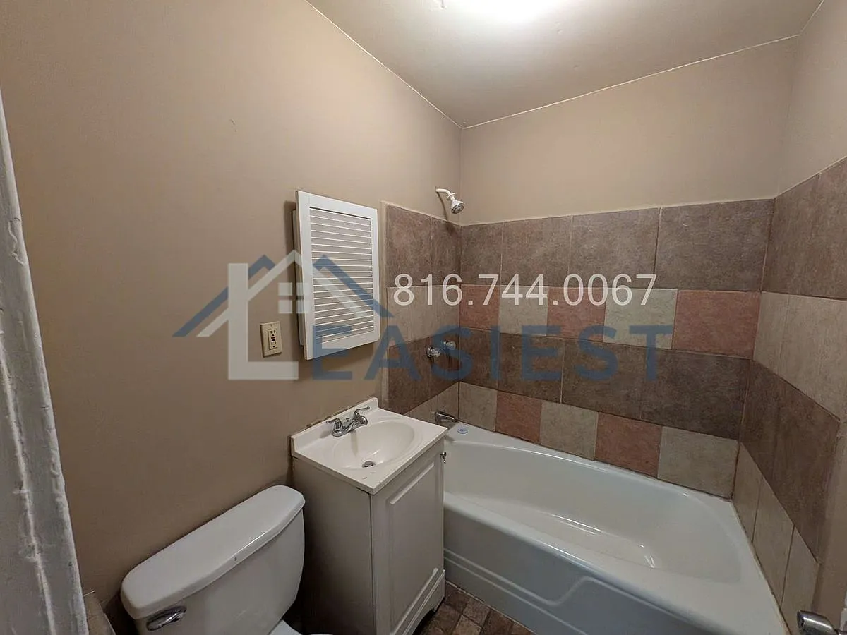3 bed, $795 — Photo 3
