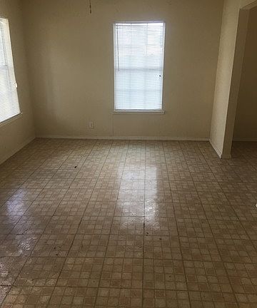 4th image of 414 Furnish Ave