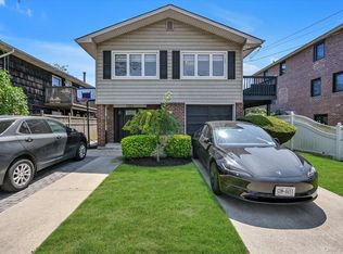 505 Hicksville Rd, Far Rockaway, NY 11691