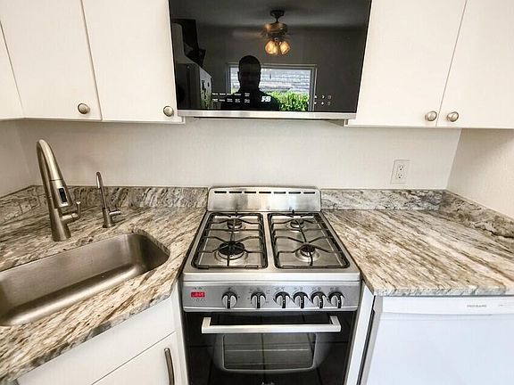 4th image of 211 W Roger Rd APT 23