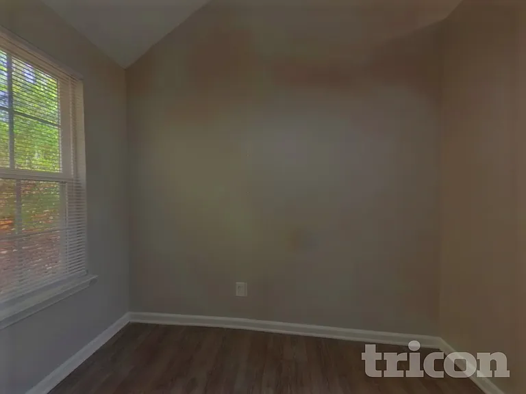 8820 Kismet Dr — Photo 4