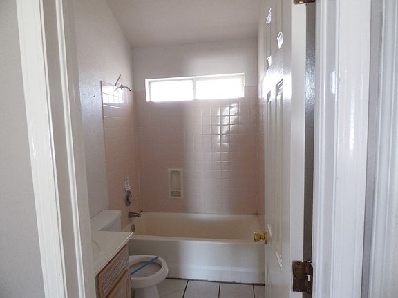 3rd image of 4612 Loma De Plata Dr