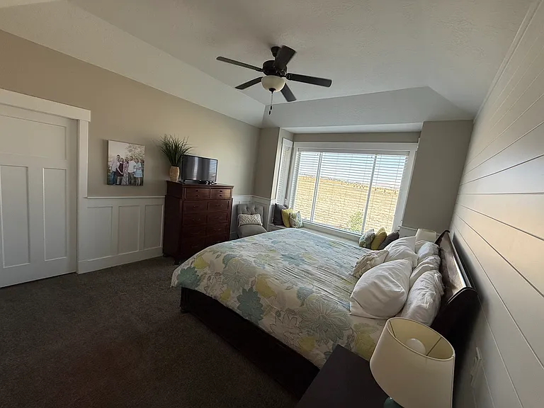 592 N Hills Ct — Photo 48