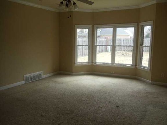 5th image of 9141 Huntington Oak Dr