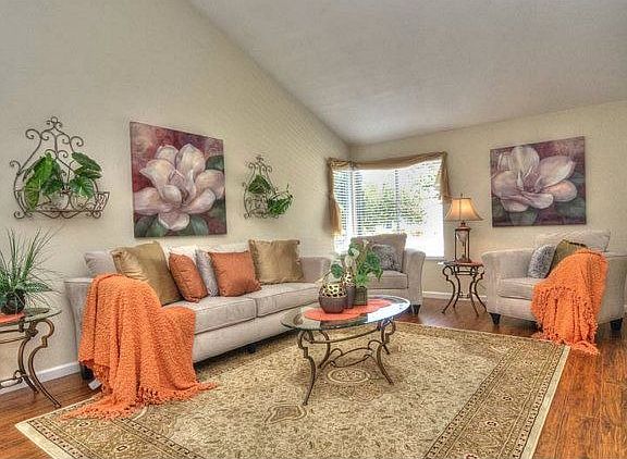 4th image of 33593 Bardolph Cir