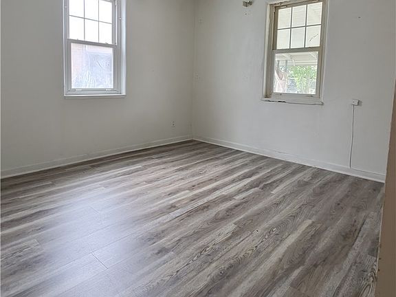 3rd image of 3109 Shroyer Rd