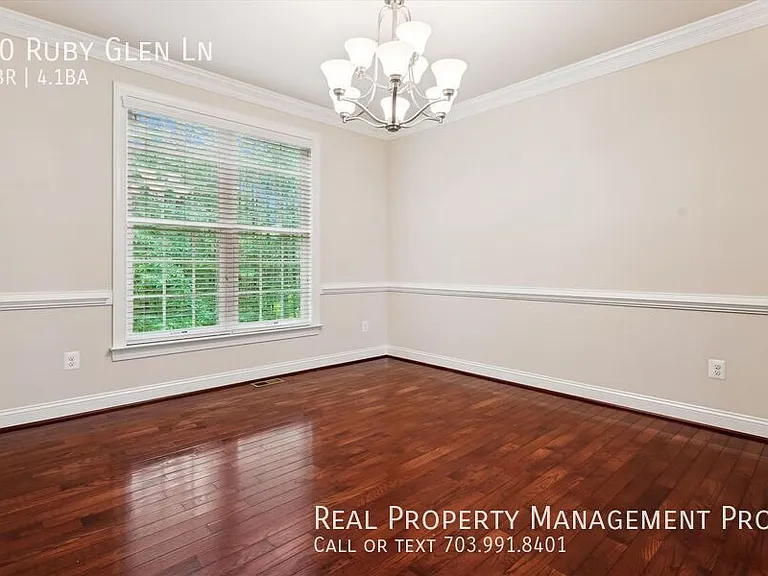 70 Ruby Glen Ln — Photo 16