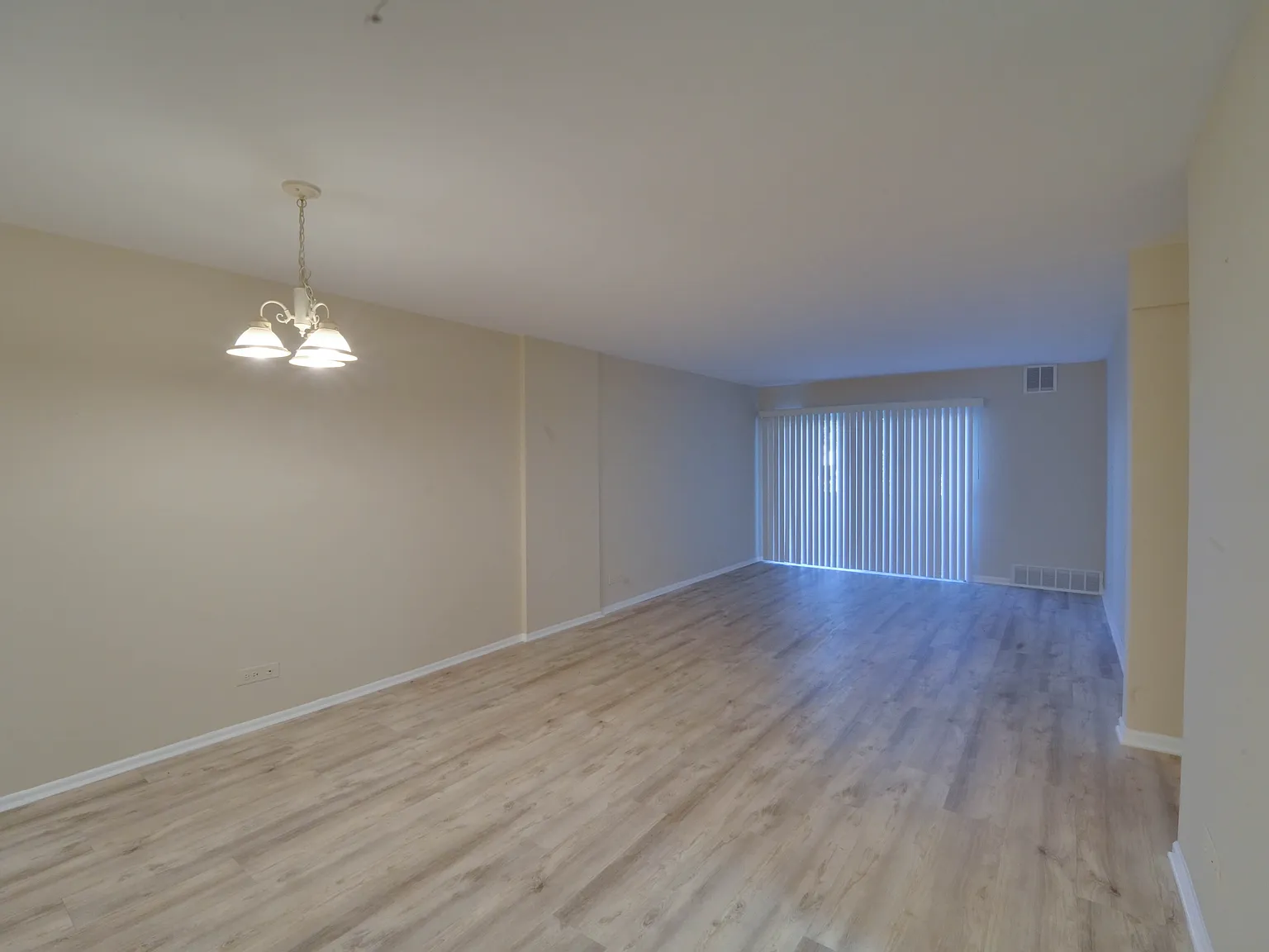 700 Perrie Dr — Photo 2