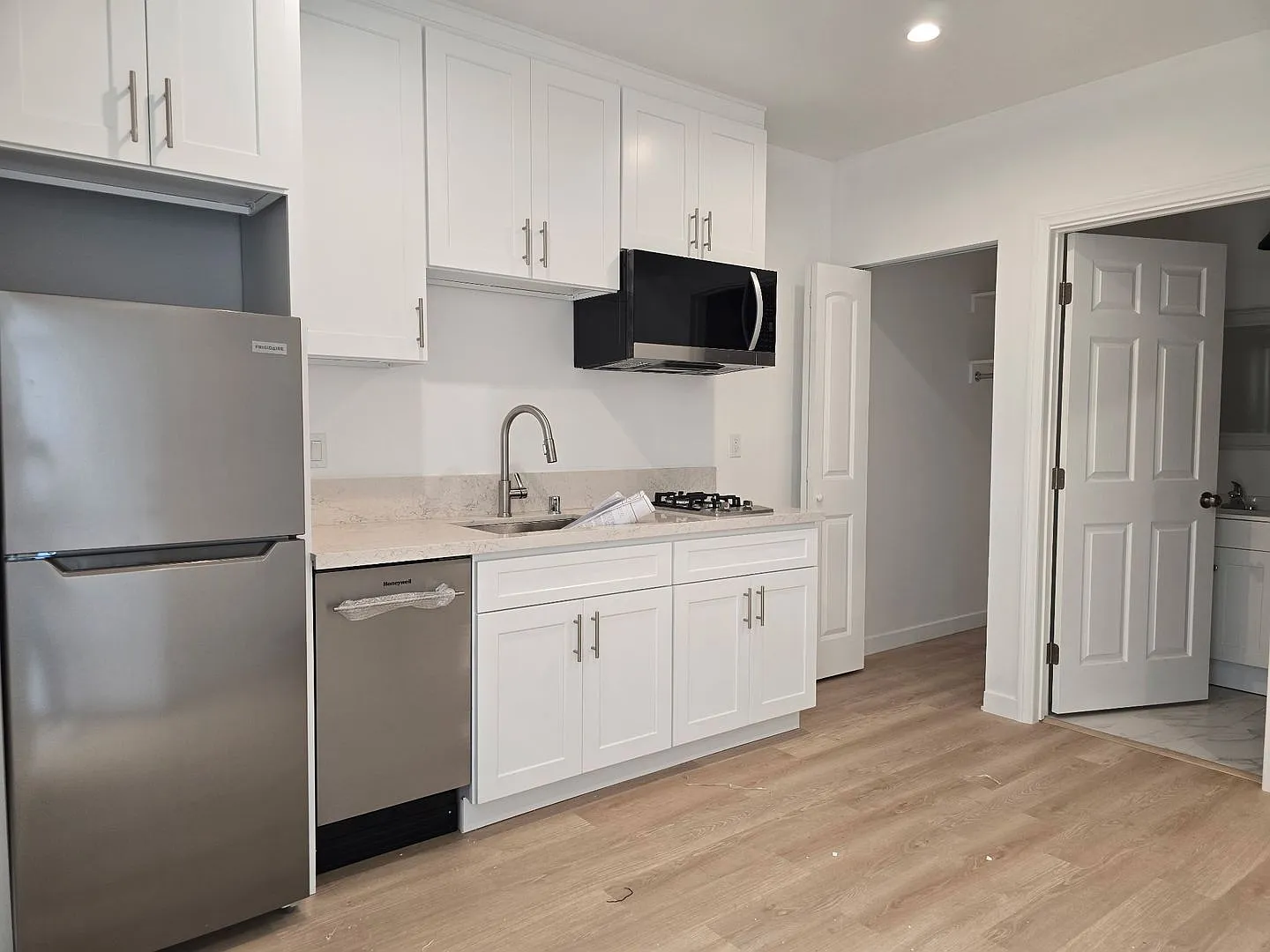 MC 3721 Mentone Properties, LLC — Photo 4