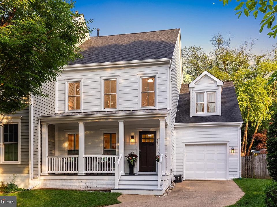 1st image of 215 Andover Ct NE