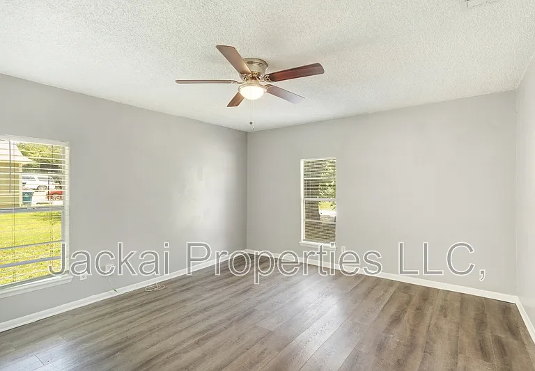 929 Rice St — Photo 4