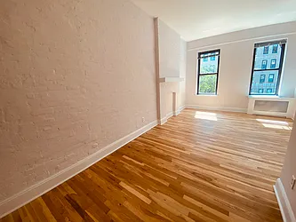 Rented by Metropolis Real Estate of Manhattan