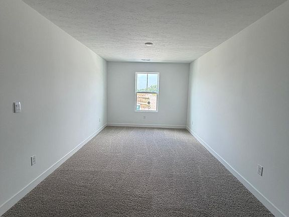 4th image of 1559 Albatross St