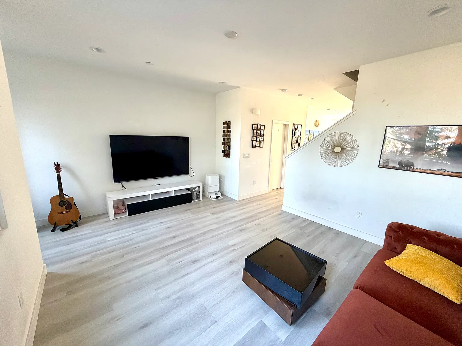 2 bed, 2.5 bath, 1683 sqft, $4,200 — Photo 4