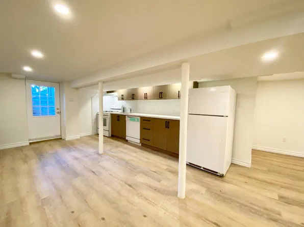 38 Humberside Ave #Basement, Toronto, ON M6P 1J7