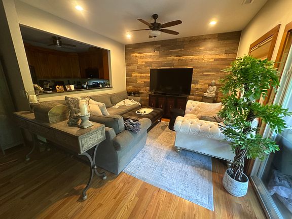 Living room (hardwood floors - current)