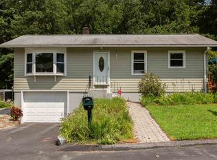 2 Morgan Dr, Hooksett, NH 03106