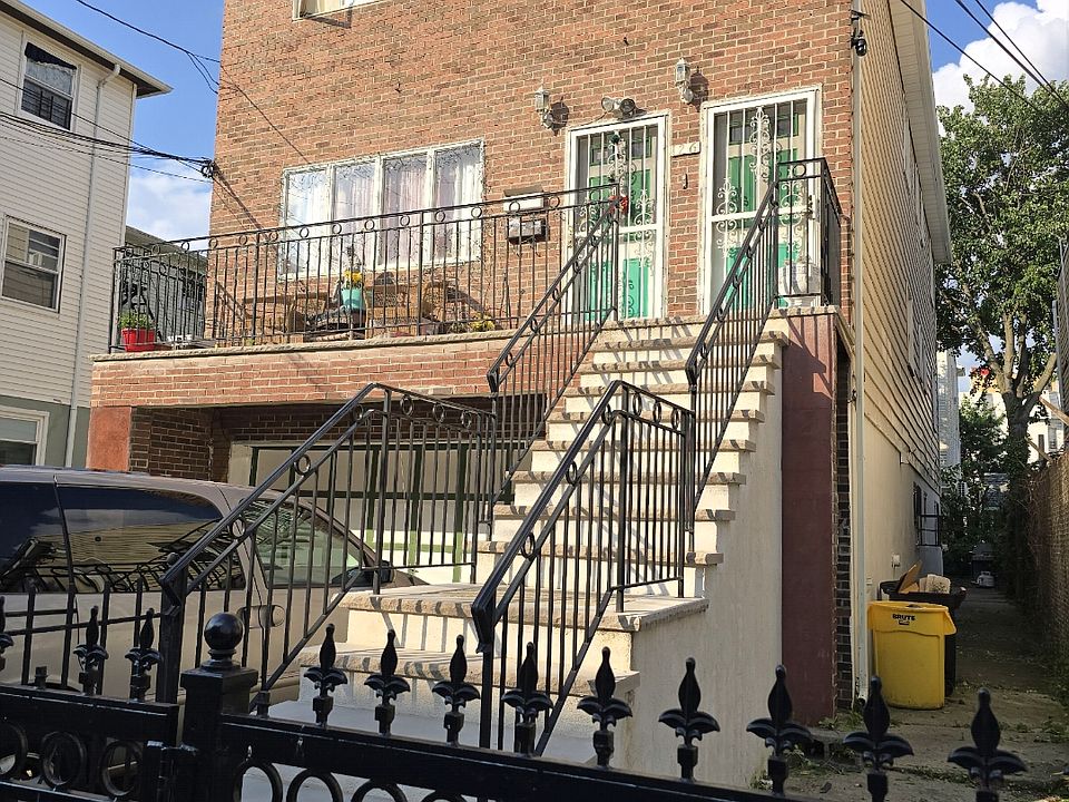 1st image of 126 Seaview Ave Floor 1