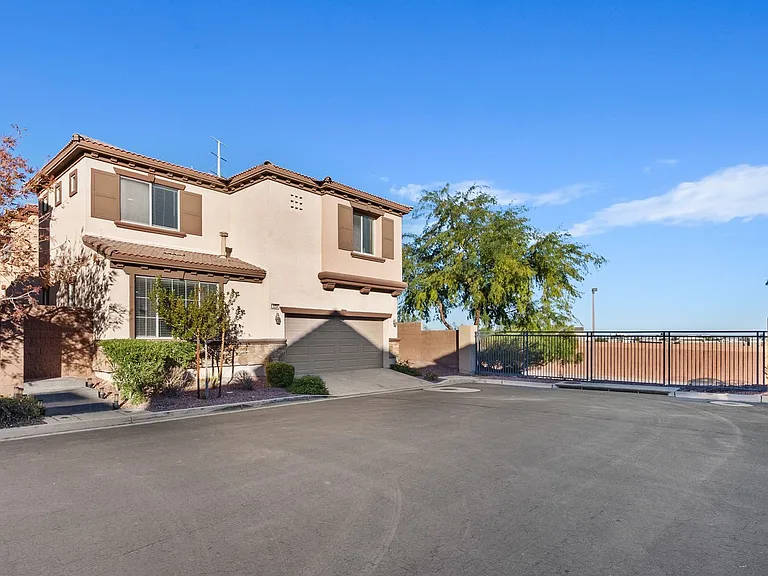 2334 Malaga Peak St — Photo 82