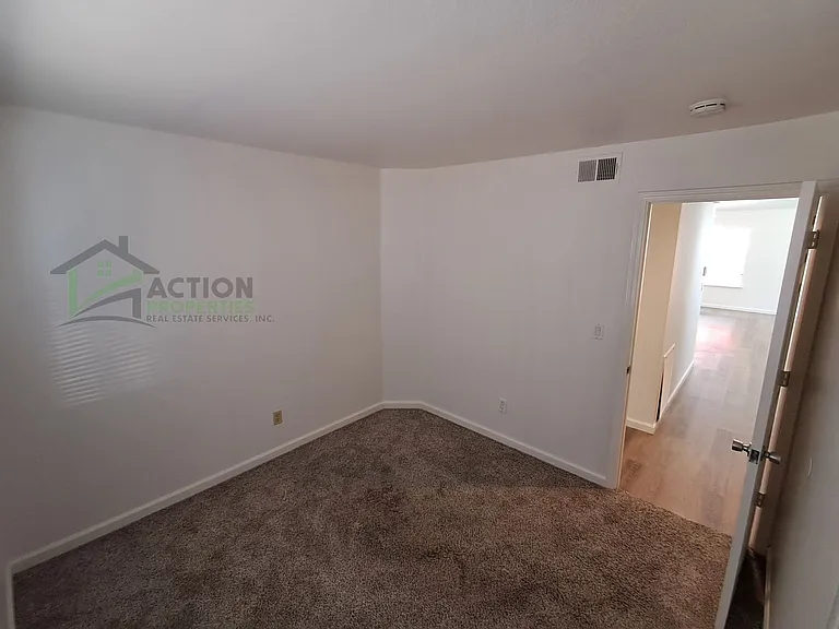 3835 Hunters Glen Pl — Photo 48