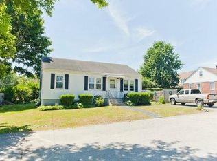 39 Hillside Rd, Portsmouth, RI 02871