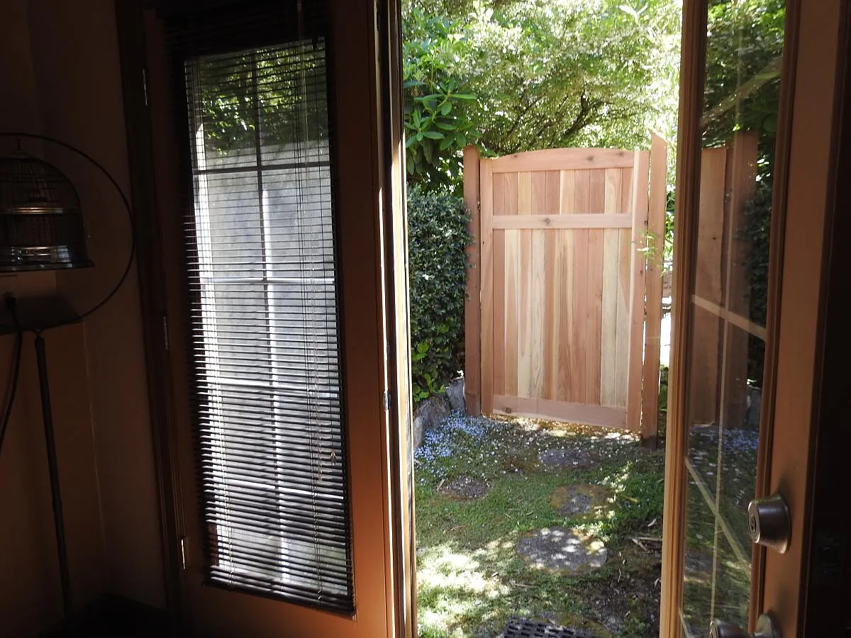 Studio, 577 sqft, $2,100 — Photo 4