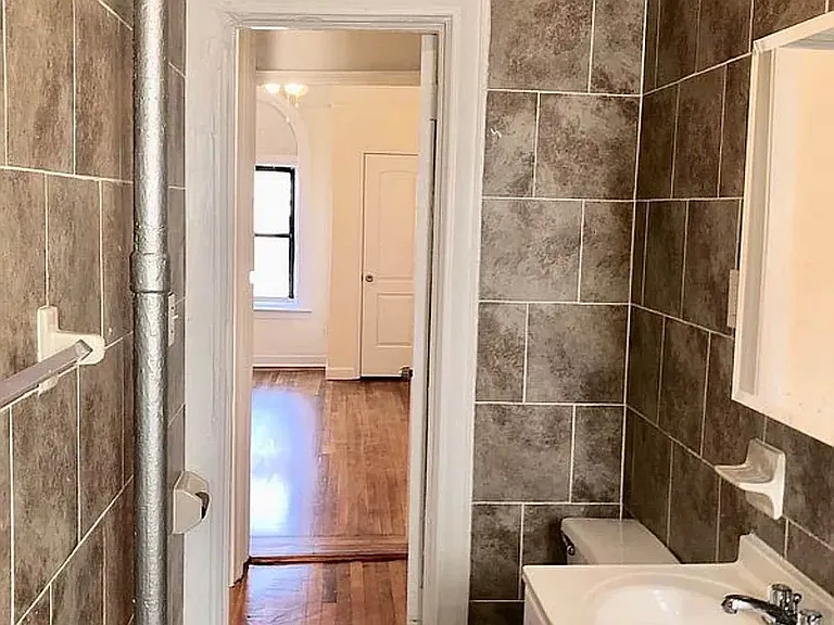 2719 Morris Ave #4B — Photo 10