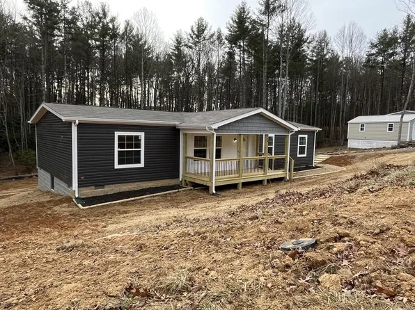 246 Wood Ln, Hillsville, VA 24343