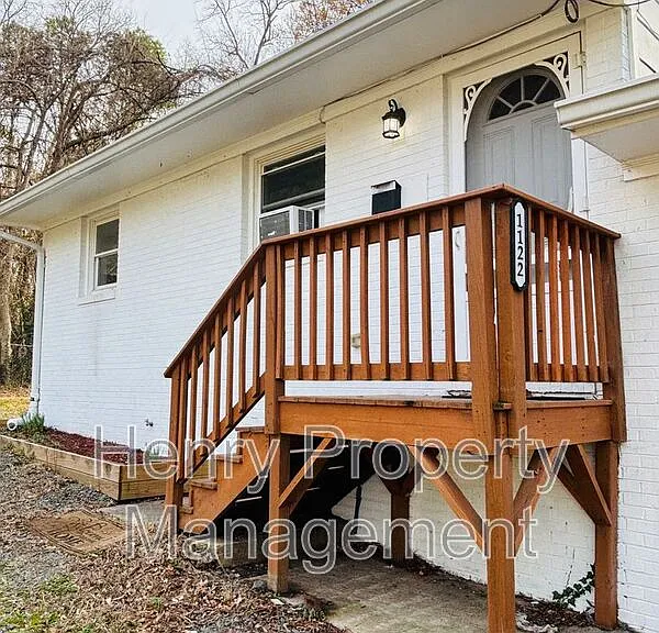1122 Drew St — Photo 1