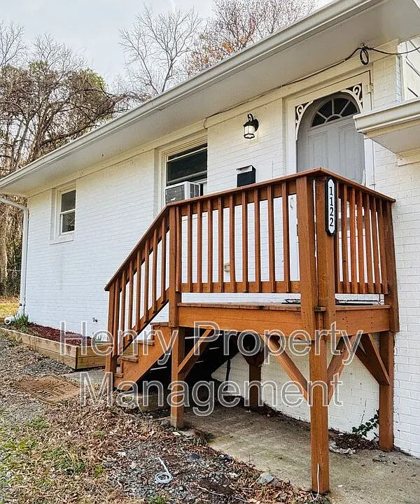 1122 Drew St