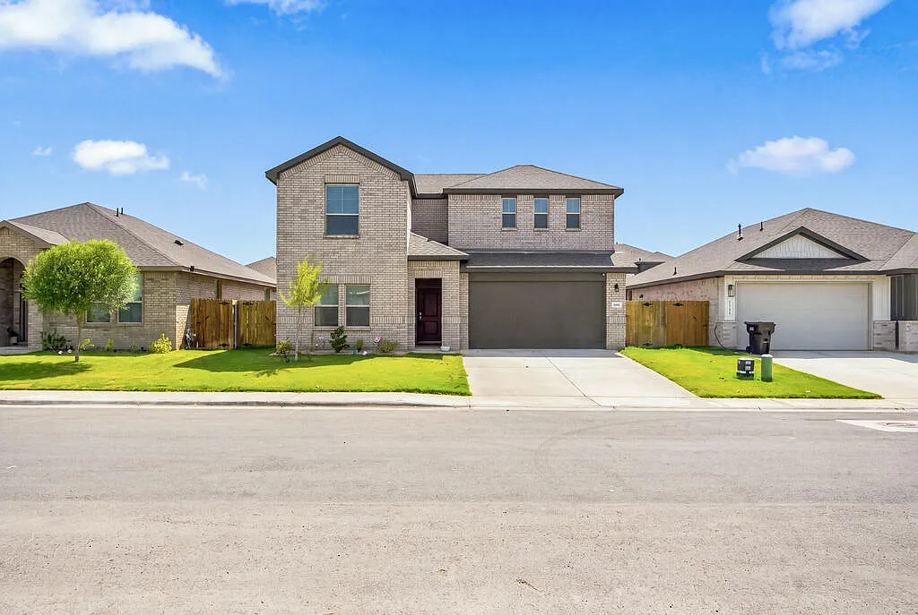 4 bed, 3.0 bath, 2604 sqft, $3,600 — Photo 1