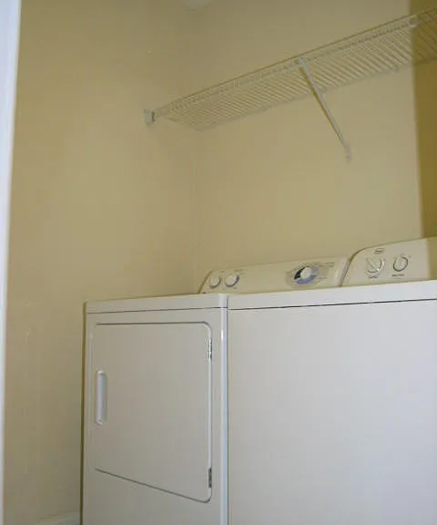 539 Hedgewood Dr — Photo 15