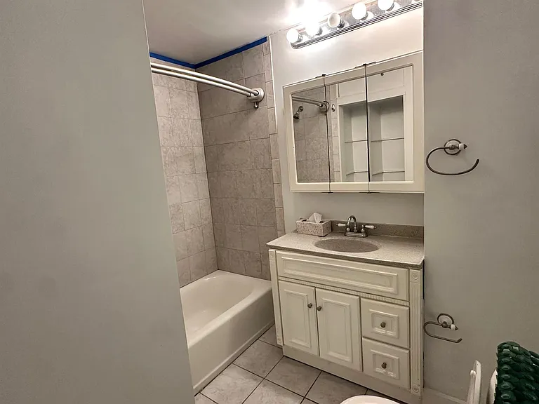 588 Putnam Ave #2 — Photo 7