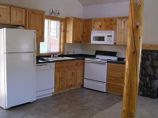 2nd image of 642 S Ash St