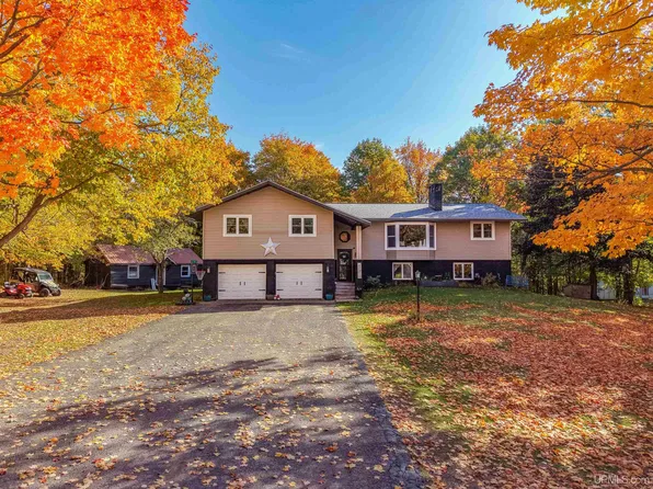 47310 Edgewood Rd, Atlantic Mine, MI 49905