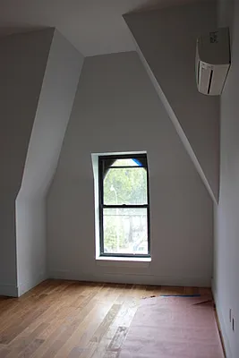 Rented by Full Time Management | media 44