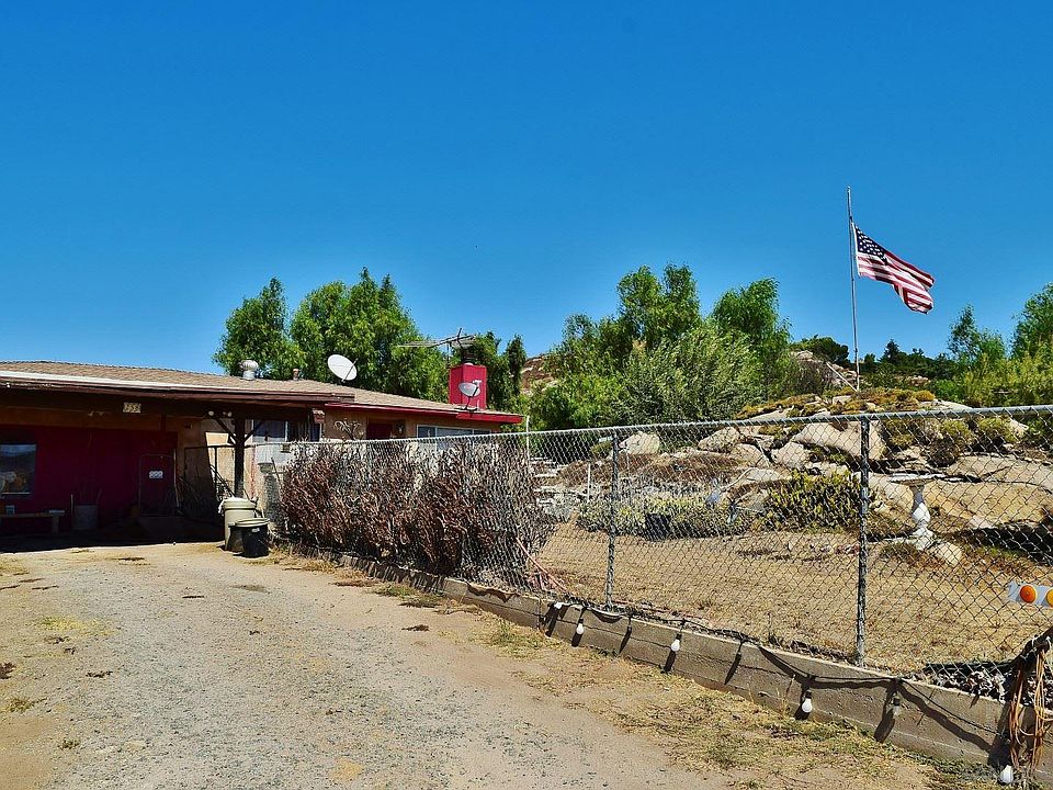 2nd image of 258 Pile St