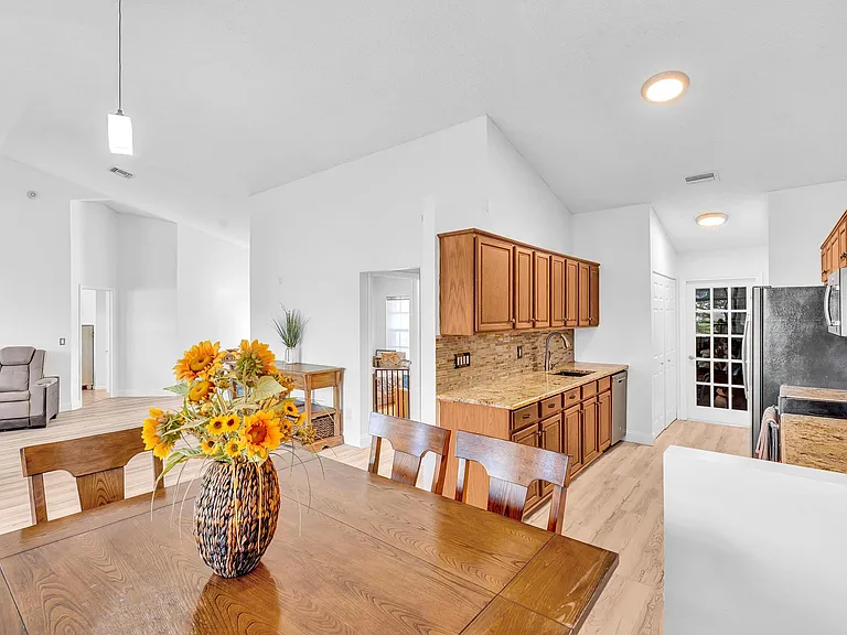 8099 Cassia Dr — Photo 9