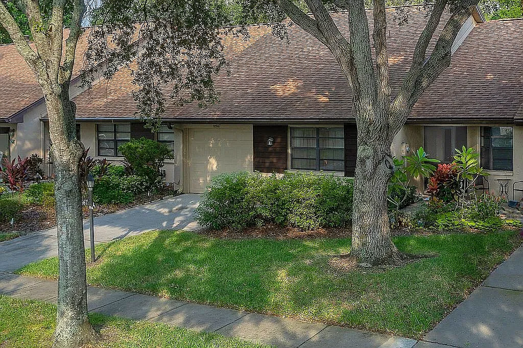 2 bed, 1600 sqft, $900 — Photo 1