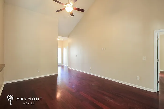 4 bed, 3.0 bath, 2305 sqft, $2,295 — Photo 4